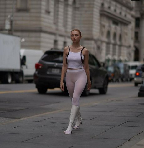 Renatarii exclusive model pic