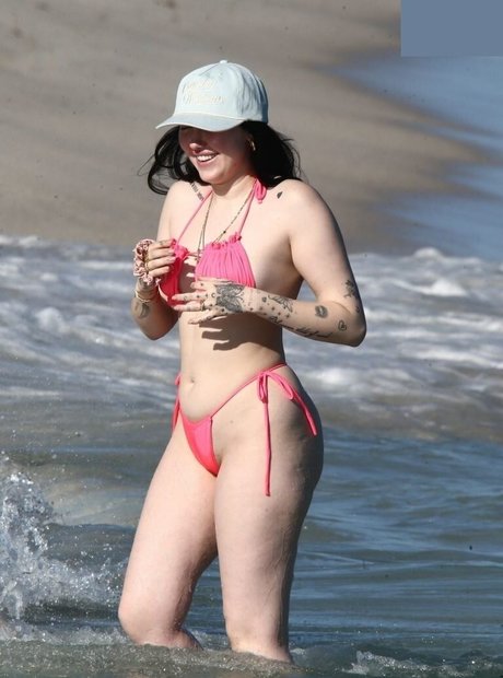 Noah Cyrus top pornstar images