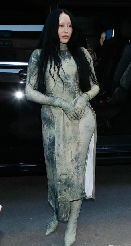 Noah Cyrus star free picture