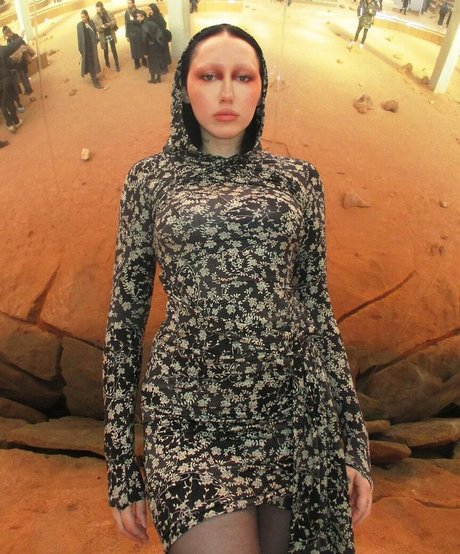 Noah Cyrus model best image