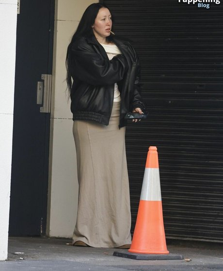 Noah Cyrus nude pornstar gallery