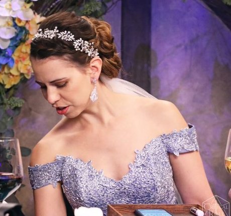 Laura Bailey adult model img