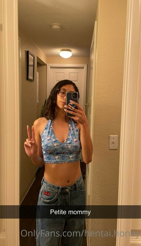 Sona Bella nude star pictures