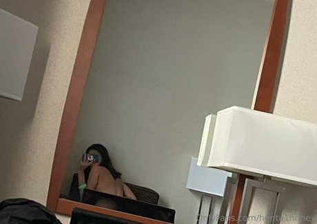 Sona Bella erotic pornstar img