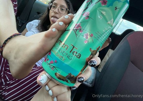 Sona Bella pornstar naked pics