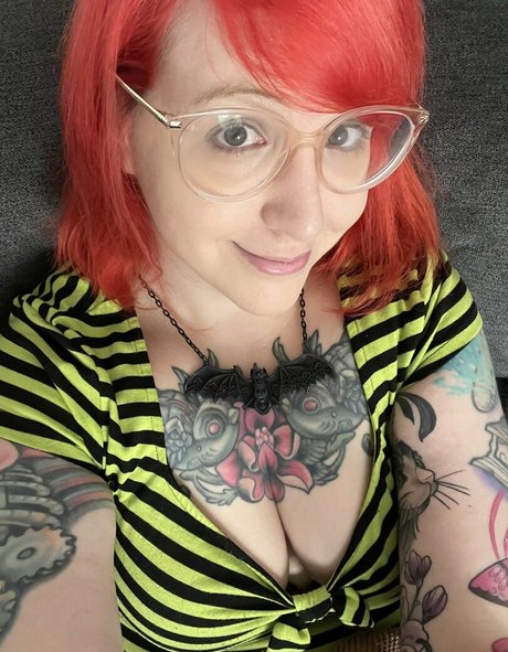 PushingUpRoses art actress pics