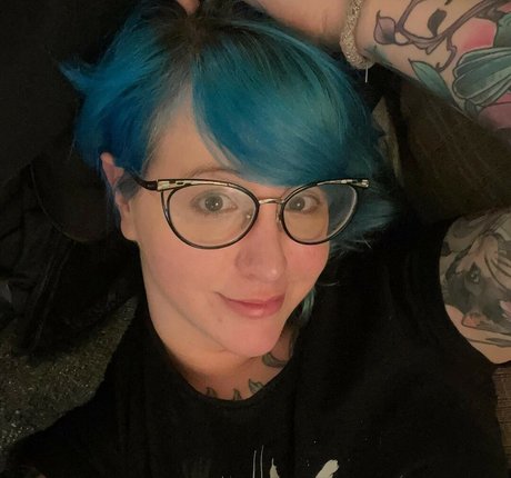 PushingUpRoses star porn image