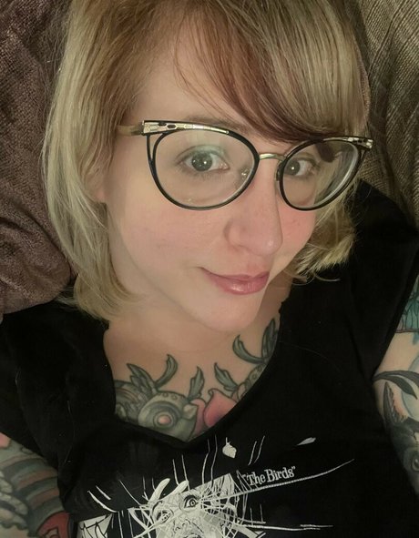 PushingUpRoses sexy pornstar pictures