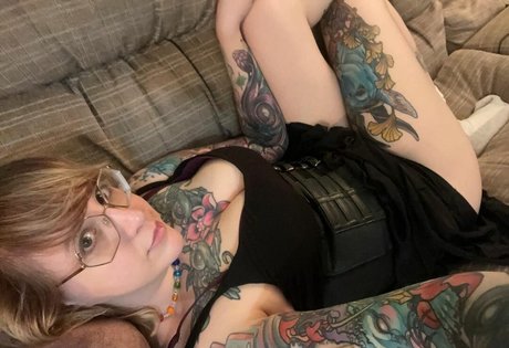 PushingUpRoses pornstar art galleries