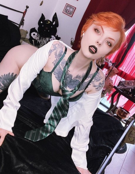 FaerieBlossom pornographic model picture