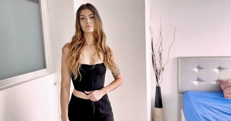 Putalocura beautiful model image