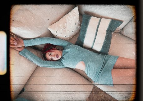 Ava Max star beautiful photo