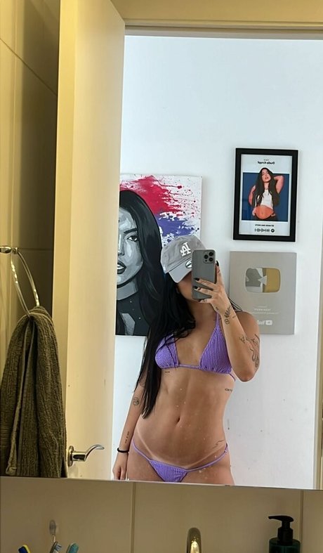 Duda Kropf model top pictures