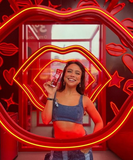 Bruna Carvalho nude pornstar img