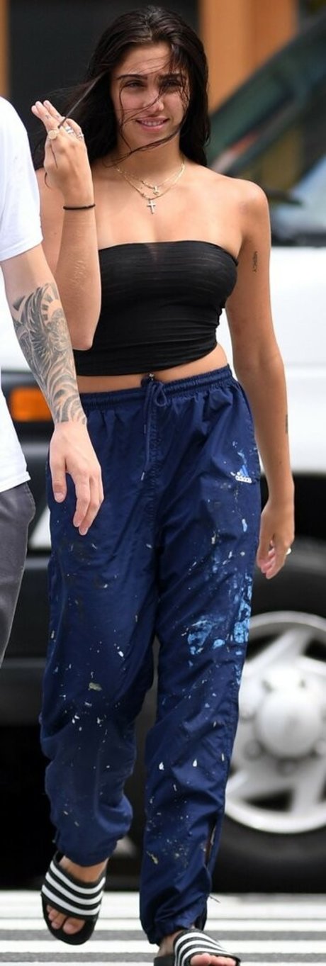 Lourdes Leon hd model pic