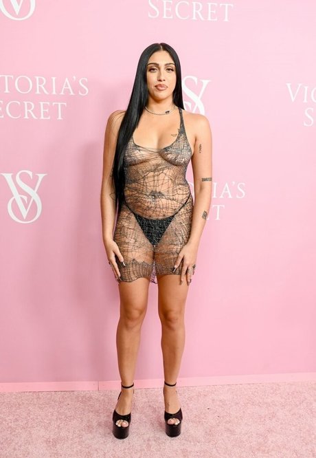 Lourdes Leon star beautiful photo