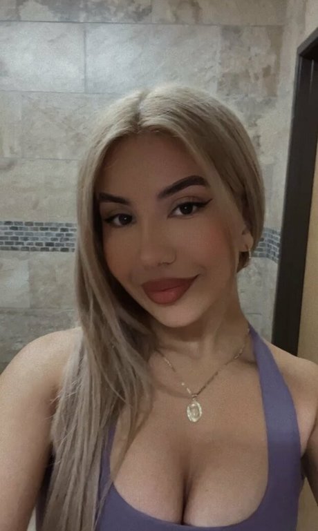 Axlxnnl star adult photo