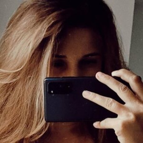 Cadaea hot actress picture