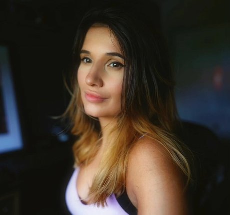 Cadaea star naked photos