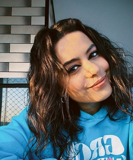 Yasmin Ali Yassine high quality star photos