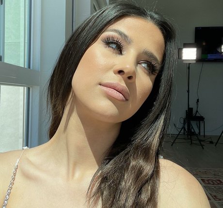 Kylie Rocket art model photo