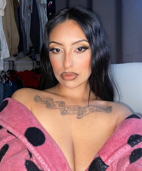 Listapia model nude img