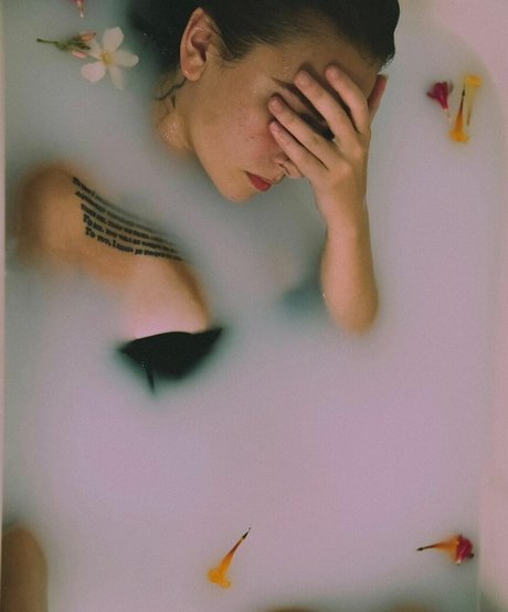 Eliza Grace star galleries