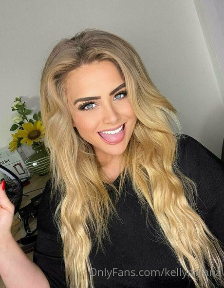 kellymilana erotic star img