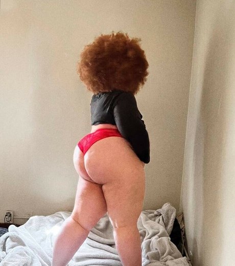 Nikkie Ginger nude model galleries