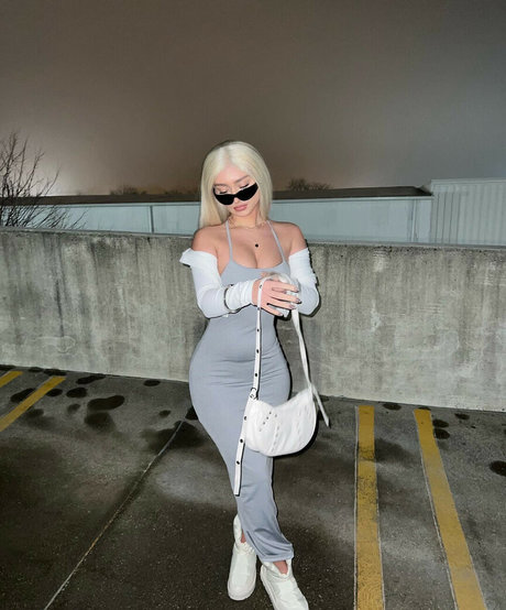 cakebatterchlo pornstar beautiful images