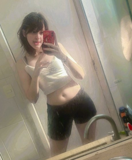 Memepantazis model nude photos