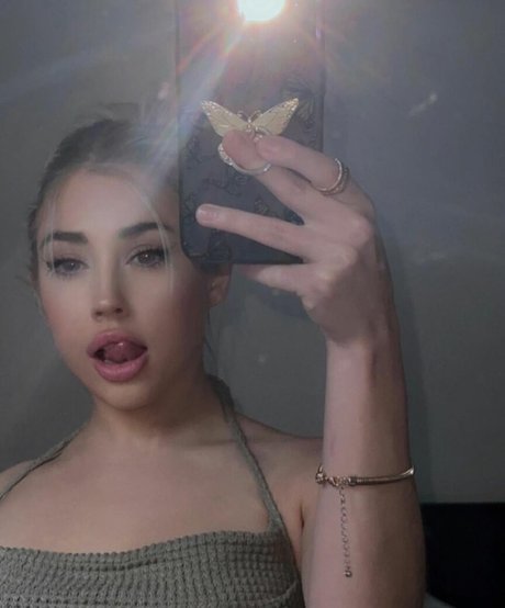 Hailsbee naked pornstar archive