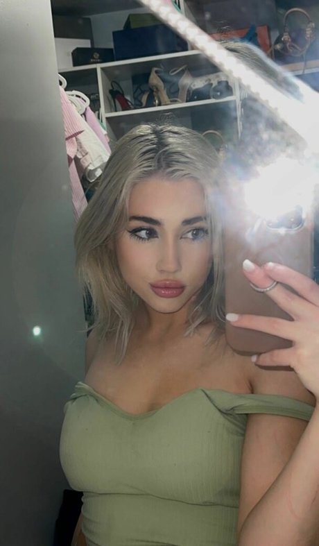 Hailsbee pornstar beautiful image