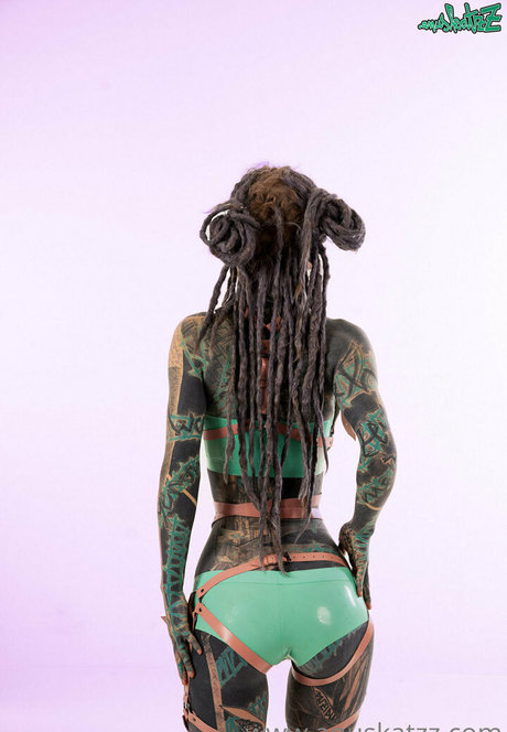 Anuskatzz nude star photo