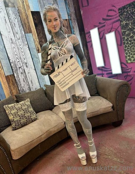 Anuskatzz pretty star images