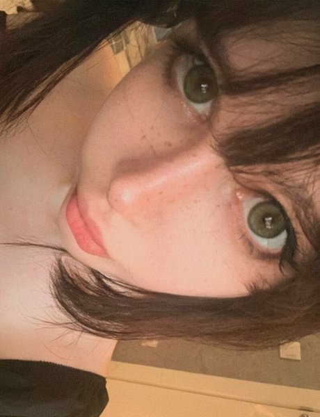 frauleinmilk naked model galleries