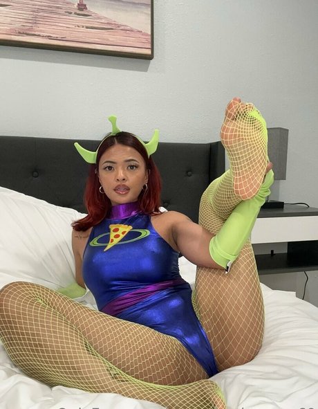 Ruby Jhane star top image