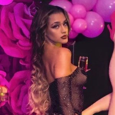 AZZY model high quality pics