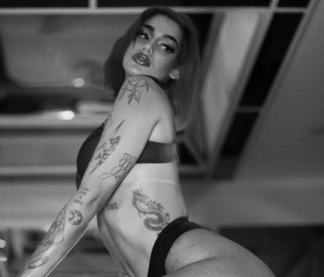 AZZY art pornstar pic