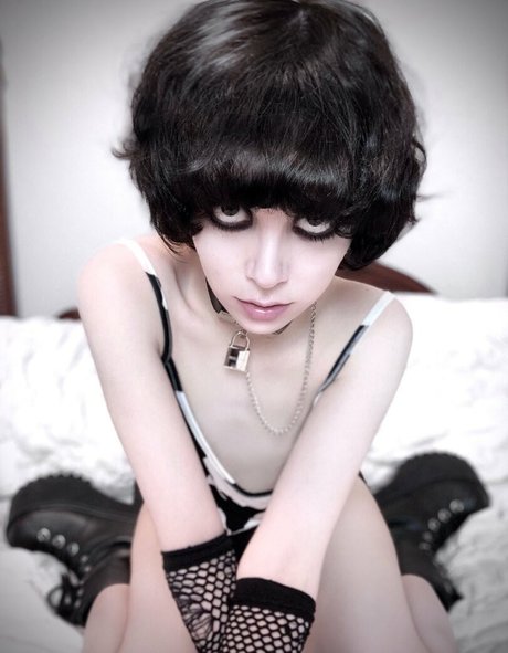 CursedArachnid star naked images