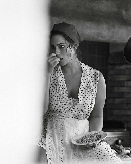 Ashley Graham model beautiful galleries