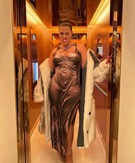 Ashley Graham pornstar hot images