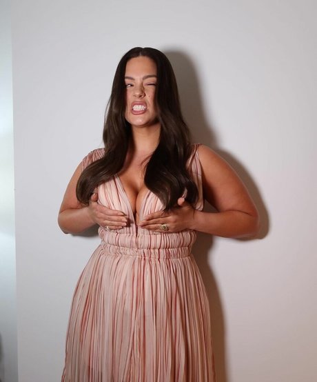Ashley Graham porn actress pictures