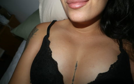 kyliestepsister hot pornstar img