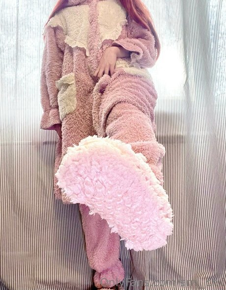 ami chii art model picture