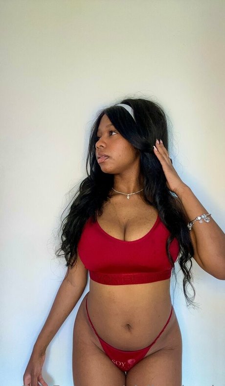 Giuliavalencia model hd img