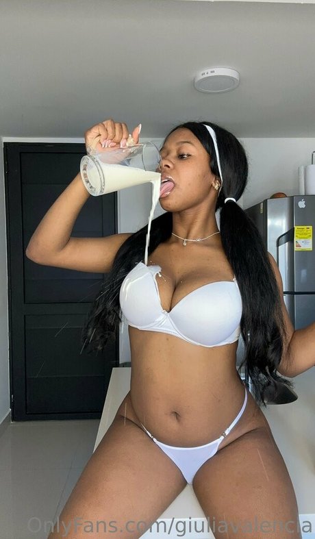 Giuliavalencia star hot picture