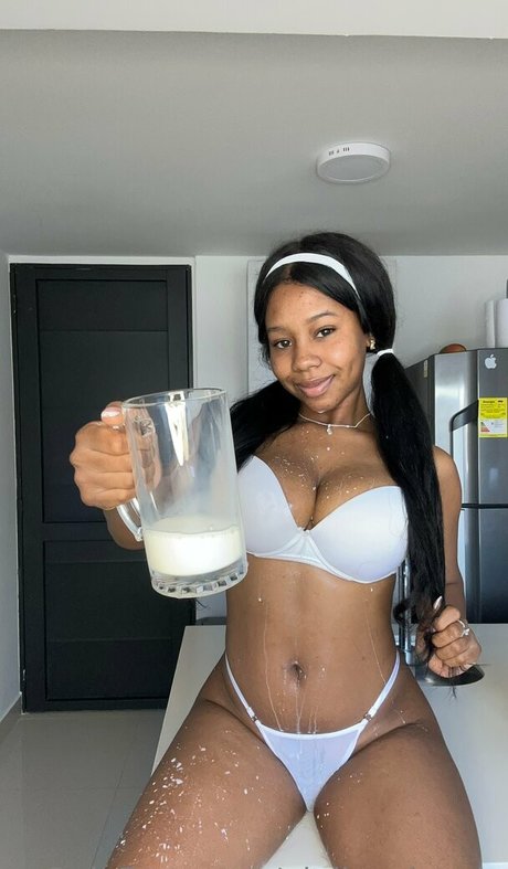 Giuliavalencia adult model pic