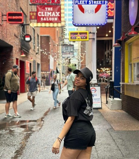 Luisianny Rondon star pornographic pics