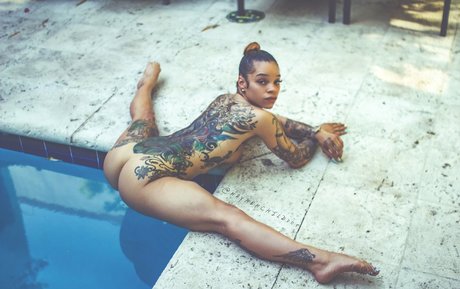 charliebhustlex nude model picture